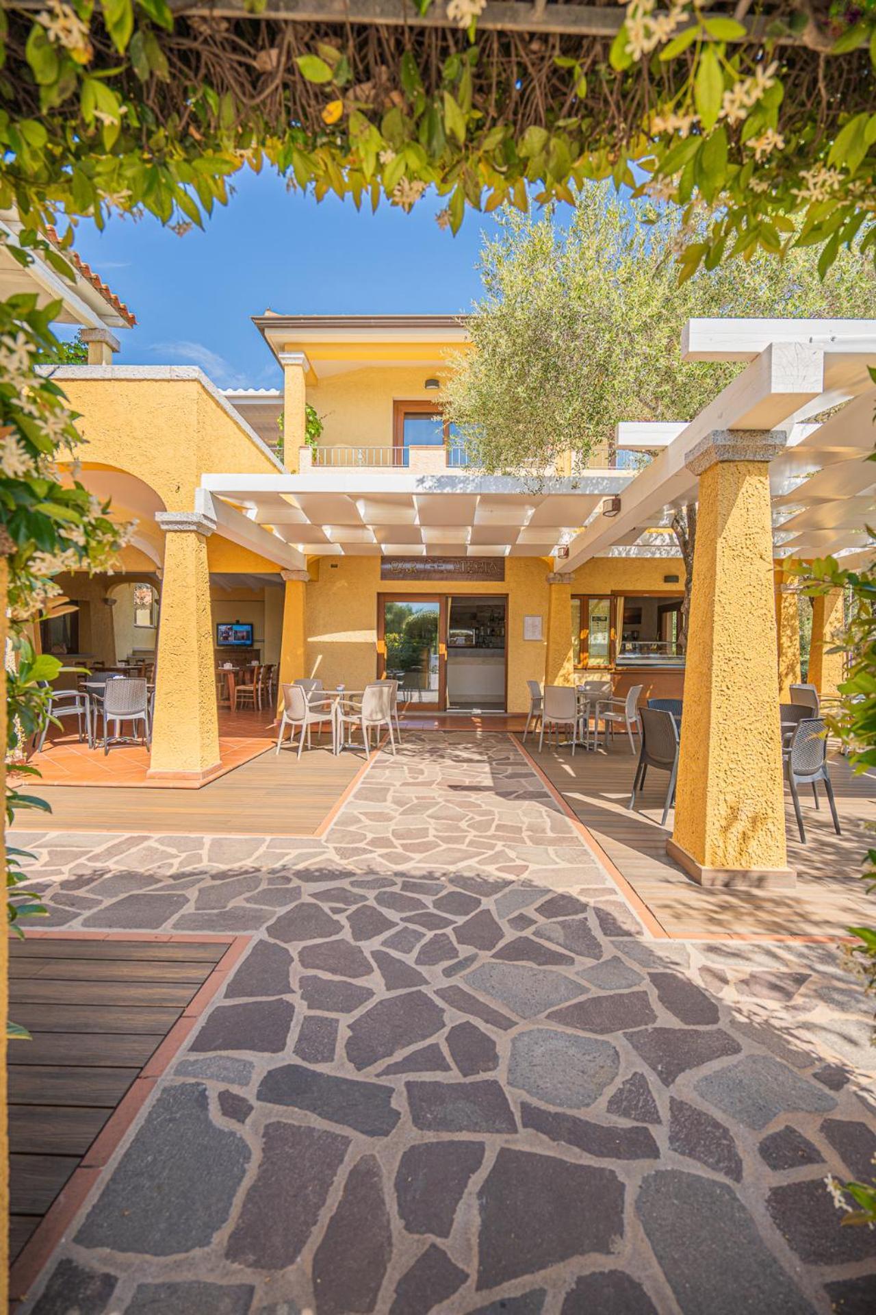 Hotel Lu Pitrali San Teodoro  Buitenkant foto