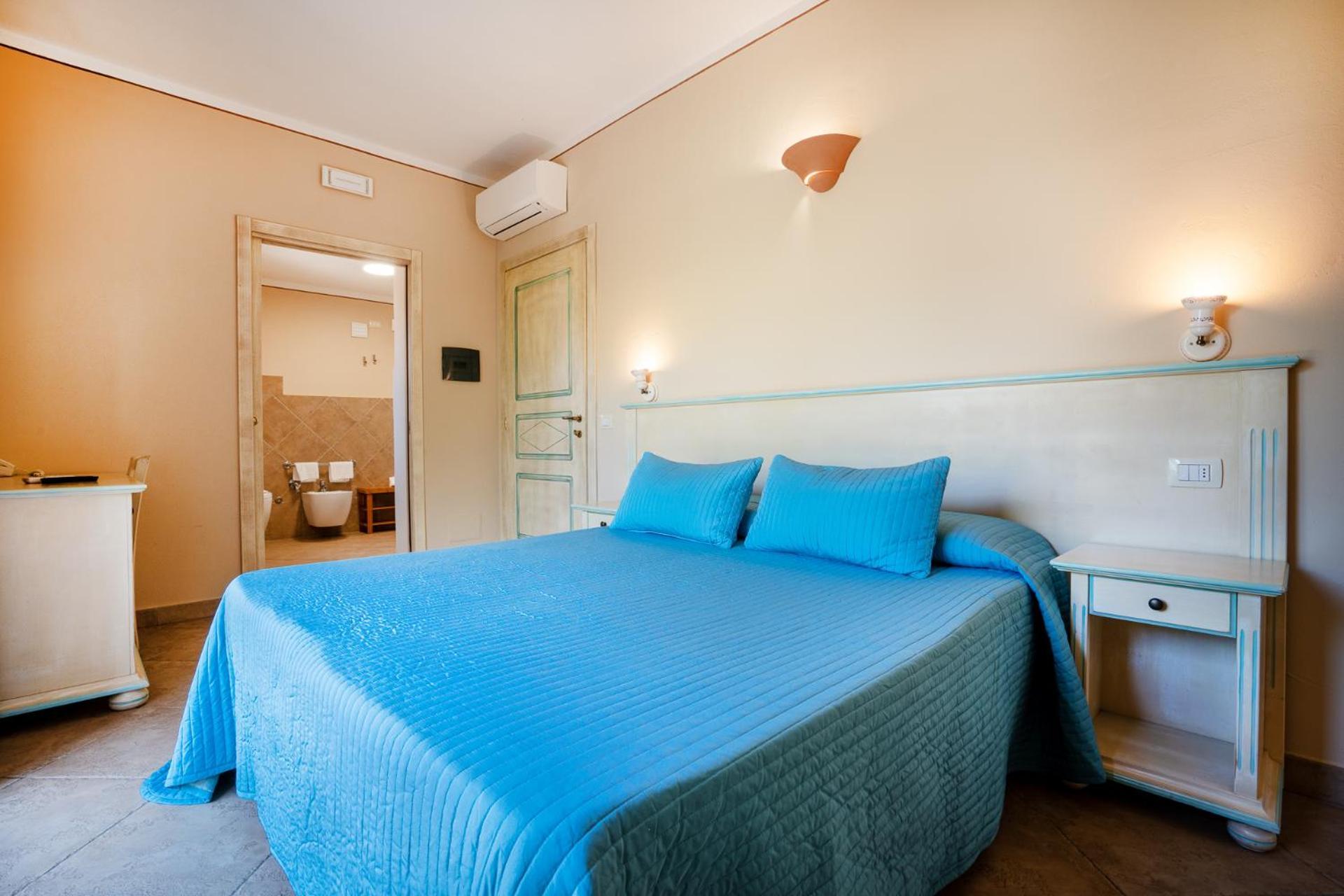 Hotel Lu Pitrali San Teodoro  Buitenkant foto