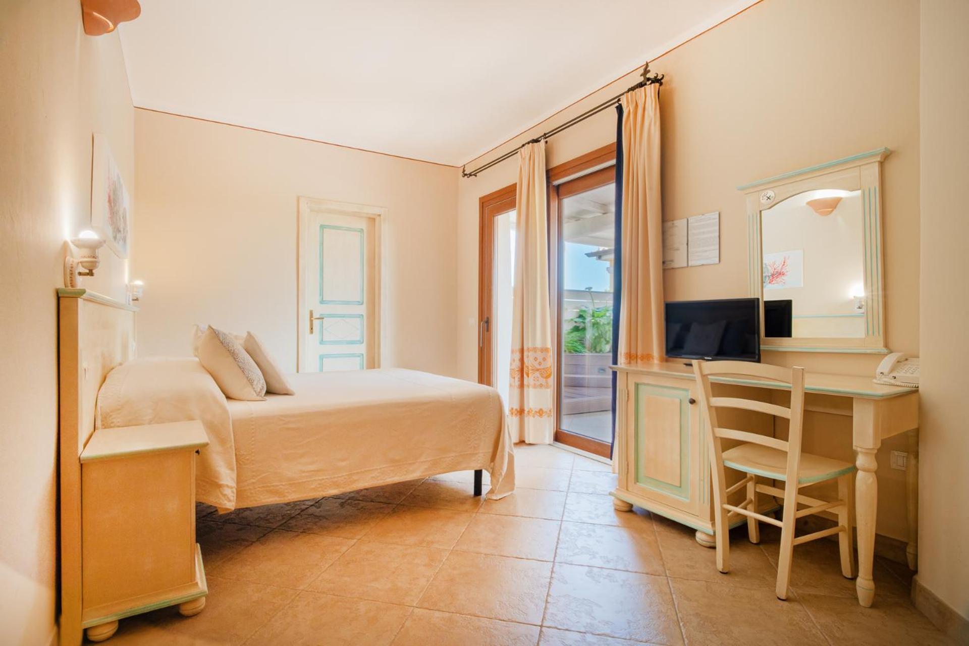 Hotel Lu Pitrali San Teodoro  Buitenkant foto