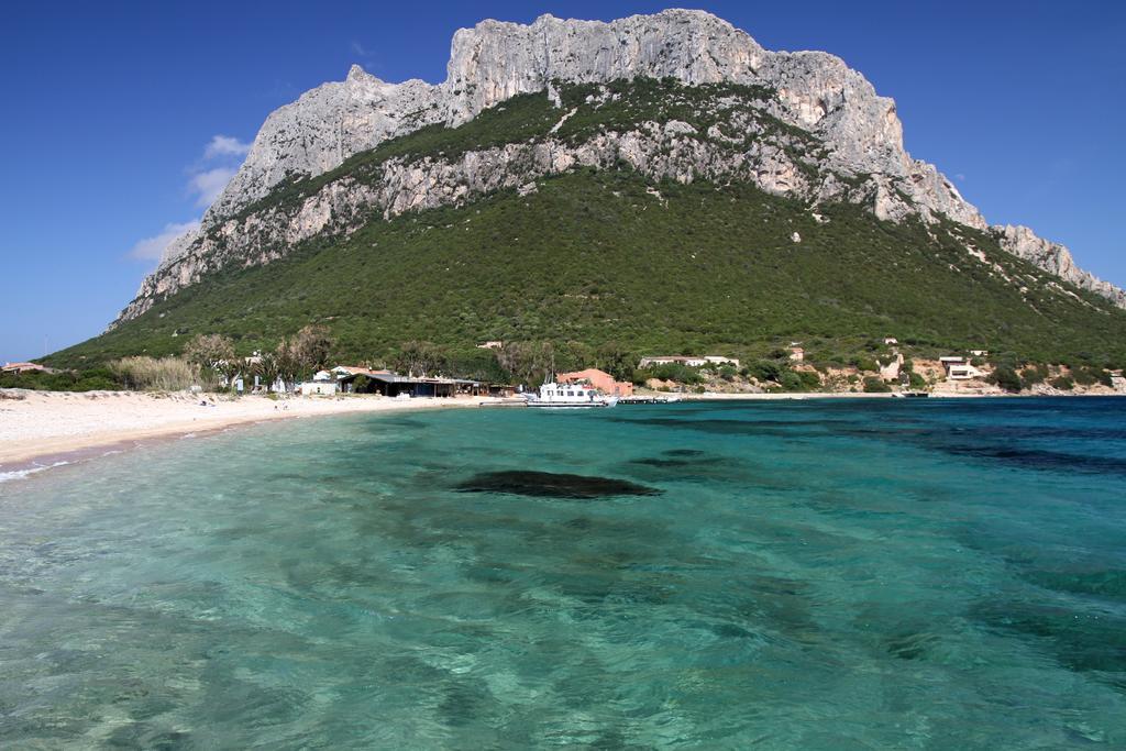 Hotel Lu Pitrali San Teodoro  Buitenkant foto