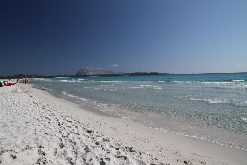 Hotel Lu Pitrali San Teodoro  Buitenkant foto