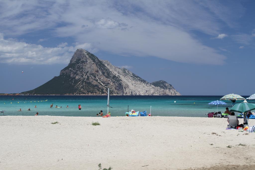 Hotel Lu Pitrali San Teodoro  Buitenkant foto