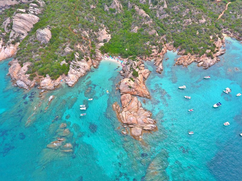 Hotel Lu Pitrali San Teodoro  Buitenkant foto