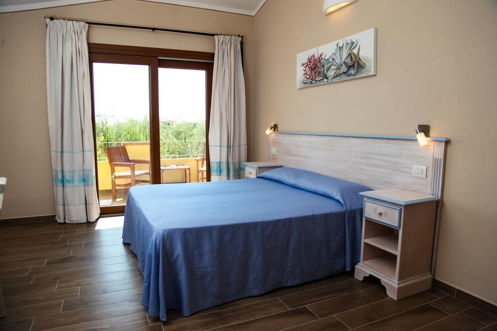 Hotel Lu Pitrali San Teodoro  Buitenkant foto